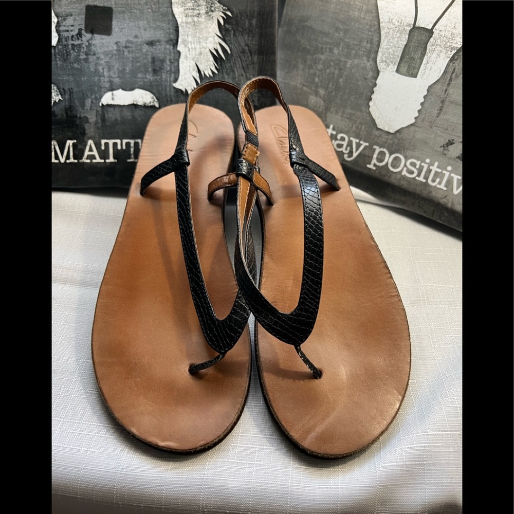 Womens size 11 Clarks Sandals